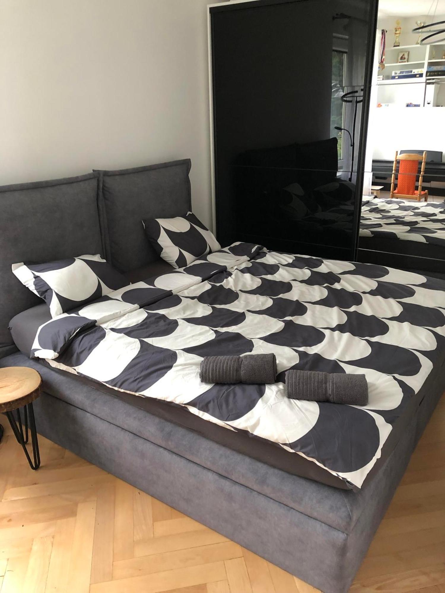 - 3 Swiata Strony Apartment